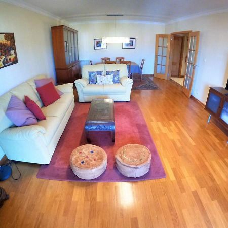 Lisbon 2 Bedroom Apartment With Balcony In Algés Exteriör bild
