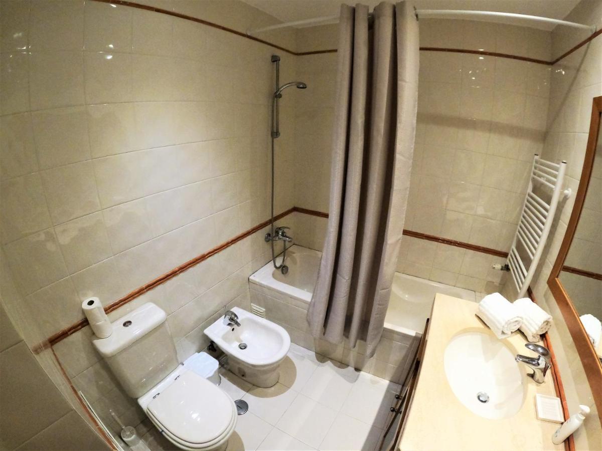 Lisbon 2 Bedroom Apartment With Balcony In Algés Exteriör bild