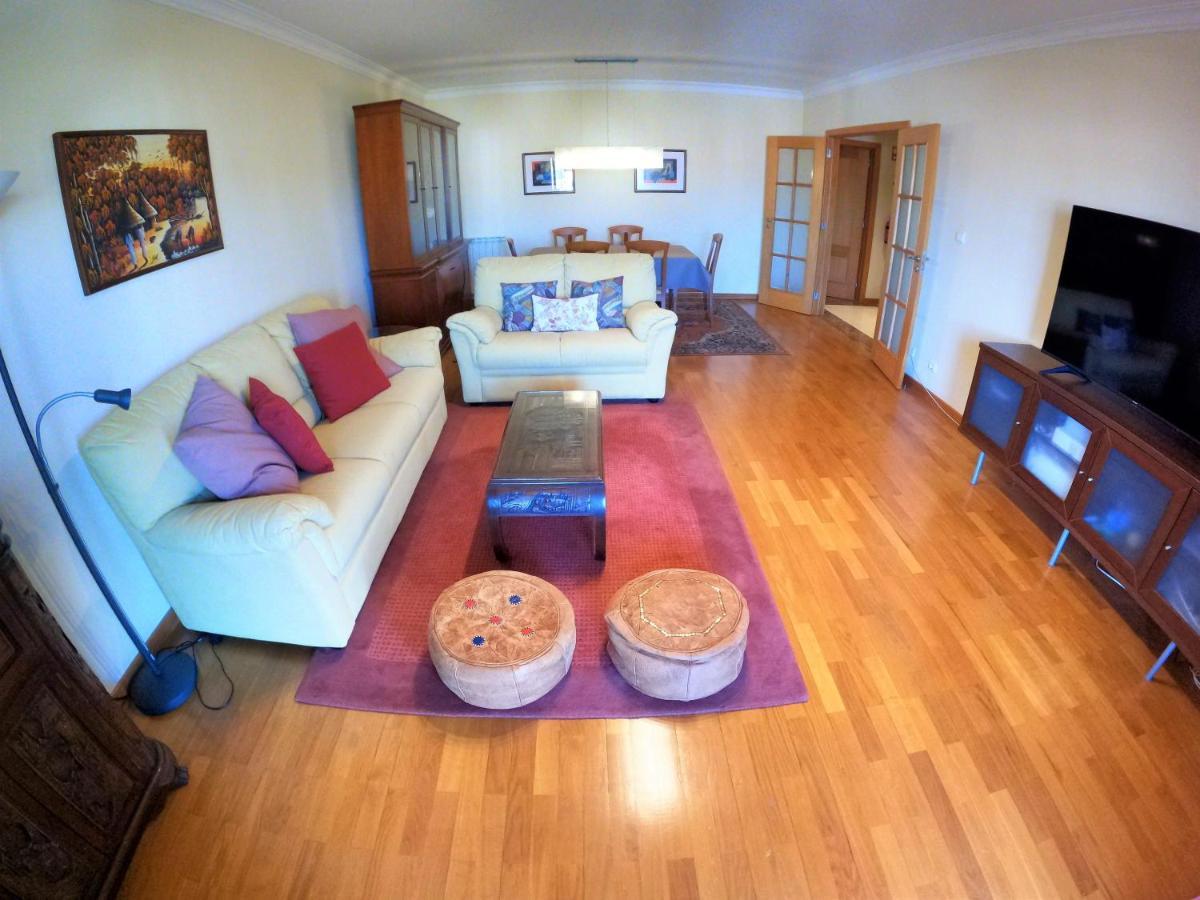Lisbon 2 Bedroom Apartment With Balcony In Algés Exteriör bild