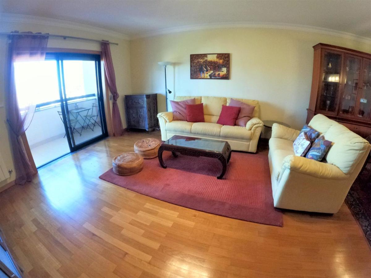 Lisbon 2 Bedroom Apartment With Balcony In Algés Exteriör bild