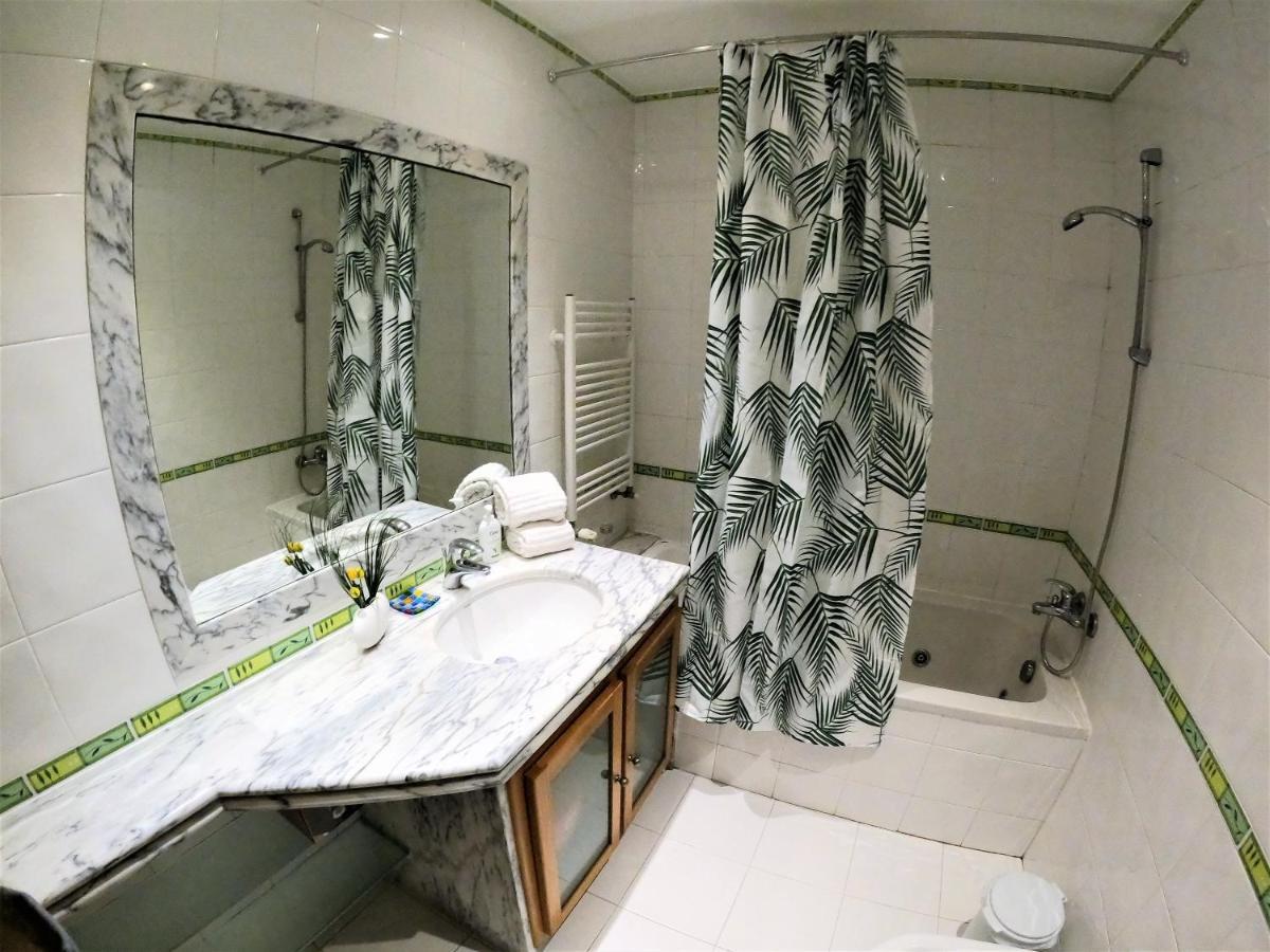 Lisbon 2 Bedroom Apartment With Balcony In Algés Exteriör bild