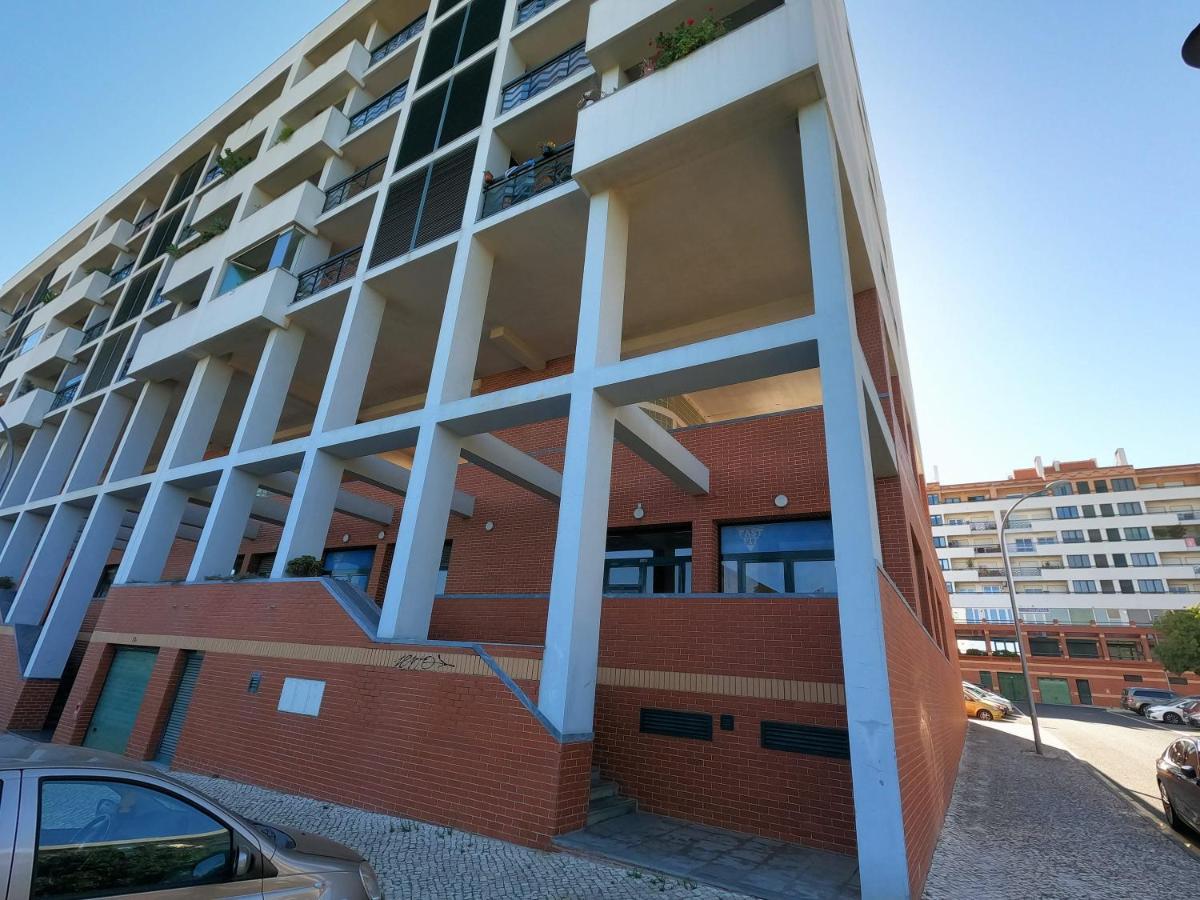 Lisbon 2 Bedroom Apartment With Balcony In Algés Exteriör bild